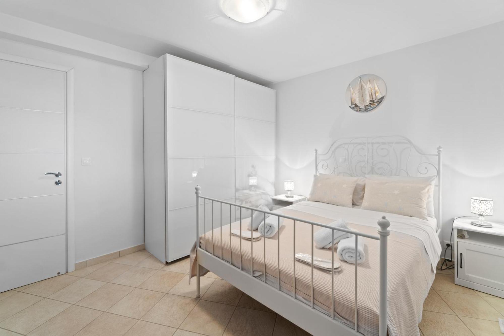 Apartment Seaside & Modern Flats By Explore Andros